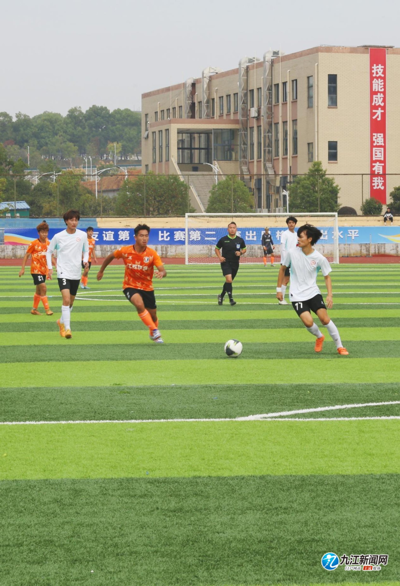 以及戴维斯 以及戴维斯